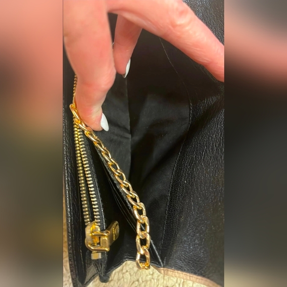 MIU MIU Leather Black and Mauve Long Wallet with Gold Chain - Picture 4 of 7